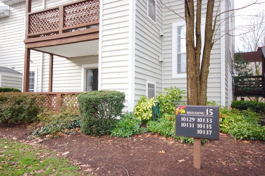 Building Photo - 10129 Oakton Terrace Rd