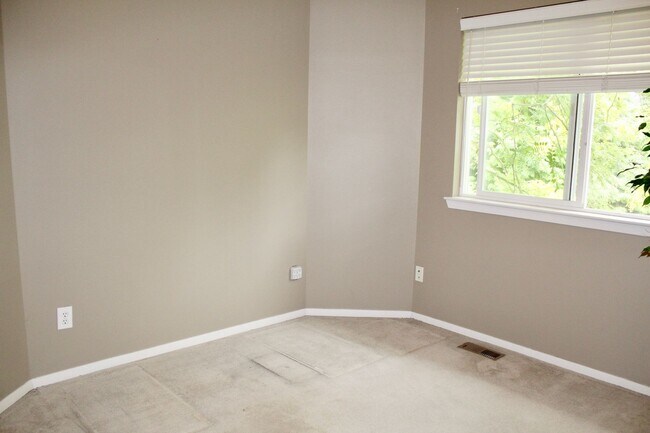 Building Photo - Rose Hill - Kirkland Home