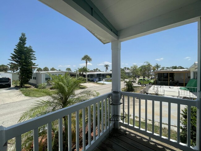 Building Photo - 912 Freeport W