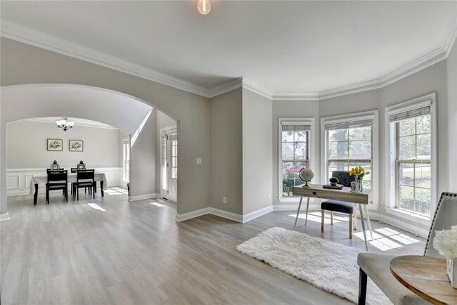 Building Photo - 4805 Shelbourne Dr