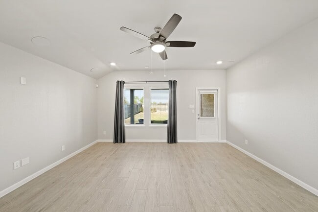 Building Photo - 2307 Gentle Breeze Ln