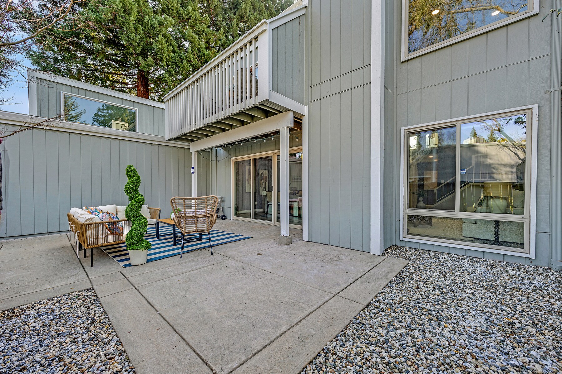 Building Photo - 7551 Maywood Dr