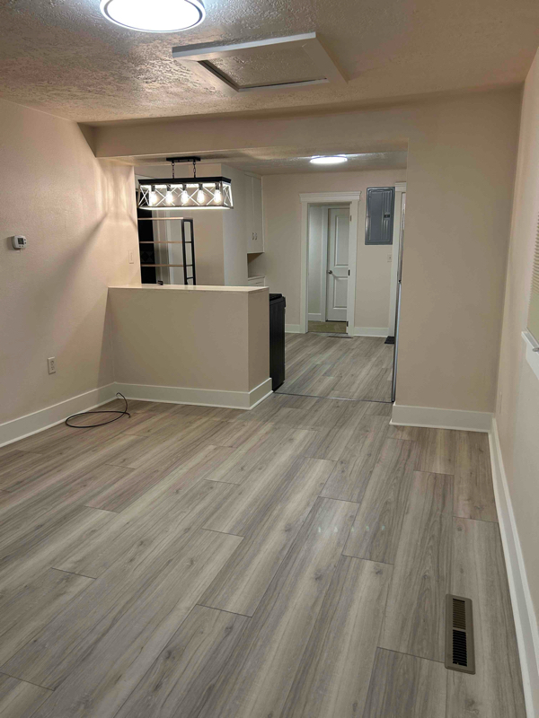 Building Photo - 269 S 400 W
