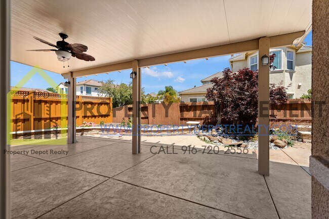 Building Photo - Stunning Custom 5-Bedroom, 3-Bath Home in ...