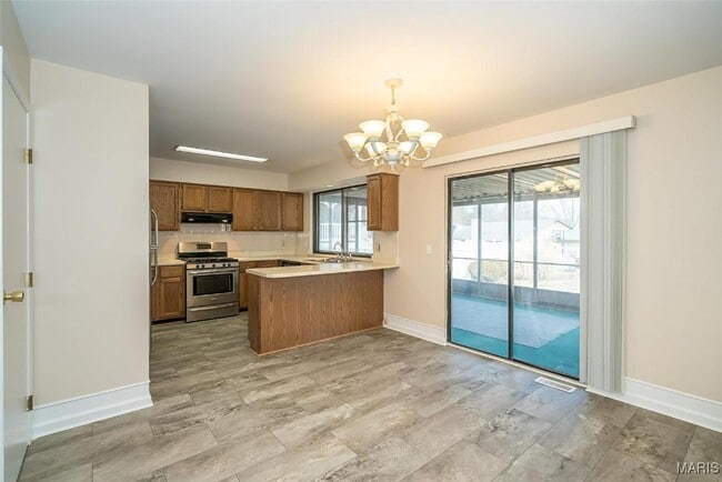 Building Photo - 2018 Creekpoint Dr