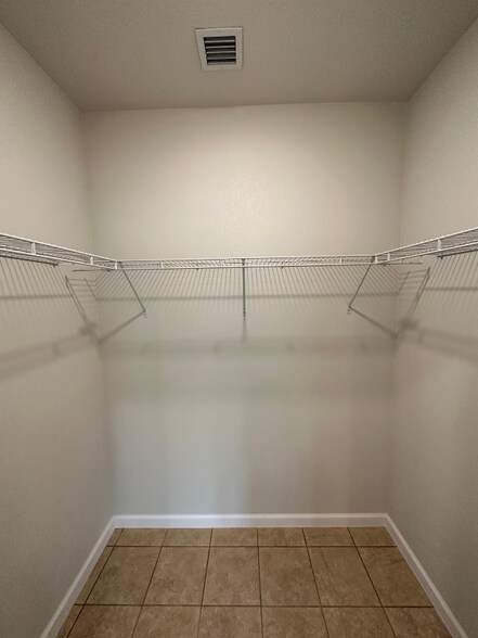 Building Photo - 7410 SW 10th Ct