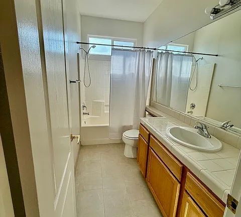 Building Photo - 56 W Bohemia Ln