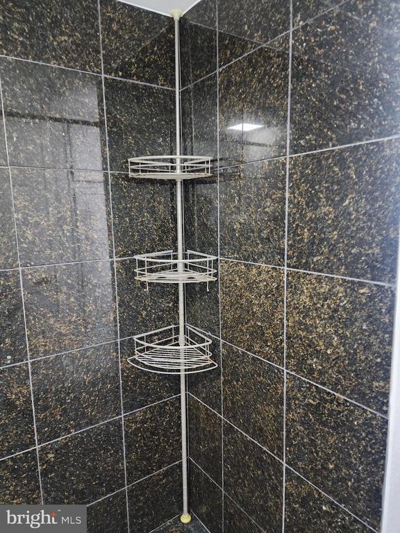 Building Photo - 1504 Lincoln Way