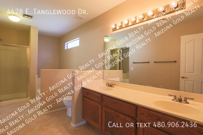 Building Photo - 4428 E Tanglewood Dr