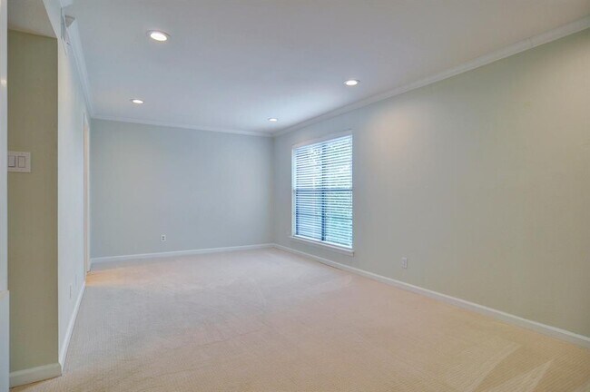 Building Photo - 3024 Hulen Ct