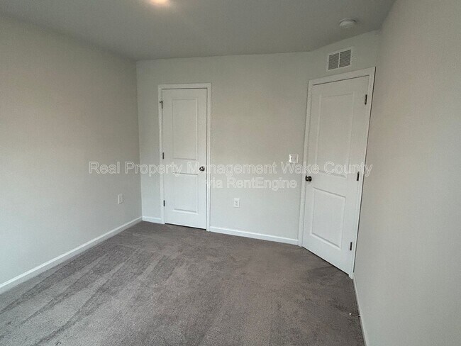 Building Photo - 1041 Shoreside Dr