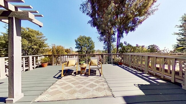 Building Photo - 32432 Lookout Ct