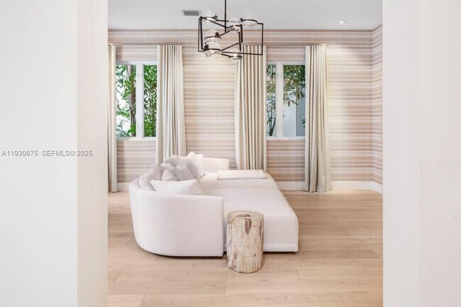 Building Photo - 745 NE 77th St