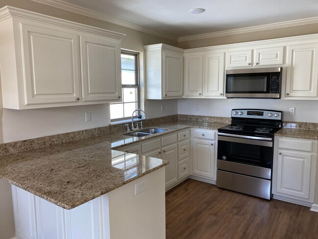 Primary Photo - Fox Creek Townhomes