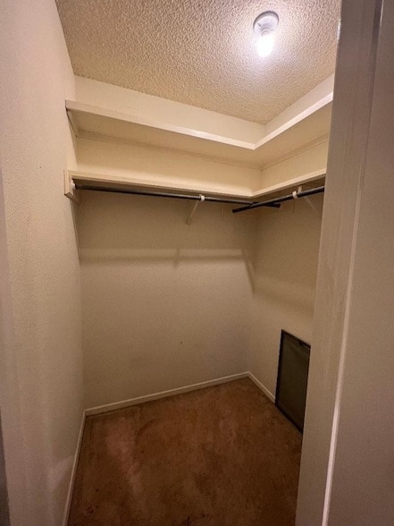 Building Photo - 8639 Knoxville Dr