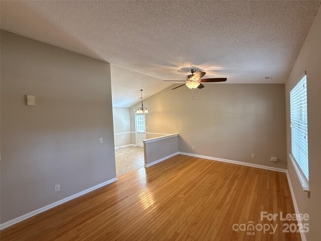 Building Photo - 517 Iverson Way