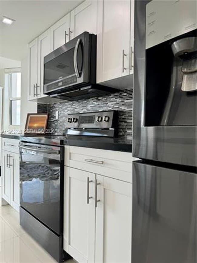 Building Photo - 2000 Towerside Terrace