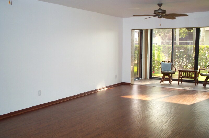 Building Photo - 4440 Chantelle Dr