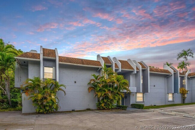 Building Photo - 9227 SW 87th Ave