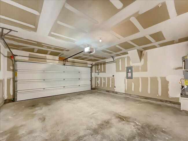 Building Photo - 7509 Jackrabbit Ave