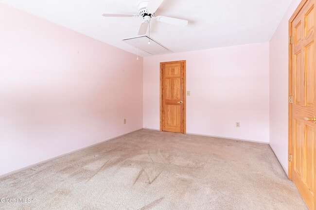 Building Photo - 43 Commons Dr