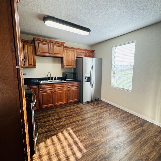 Building Photo - Now Leasing: Your 3 Bedroom | 2 Bathroom Country Retreat in the Heart of the City!