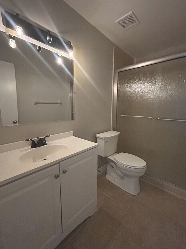 Building Photo - Beautifully Renovated 2-Bedroom Duplex nea...