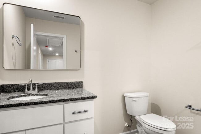 Building Photo - 990 Shearer Rd