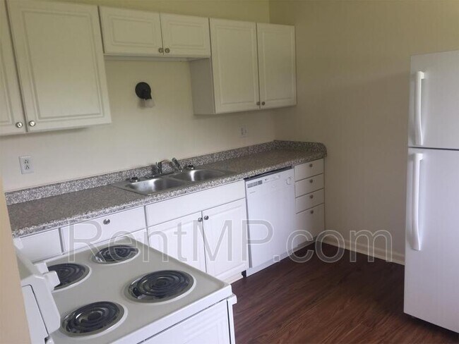 Building Photo - 3467 S Summerton Rd