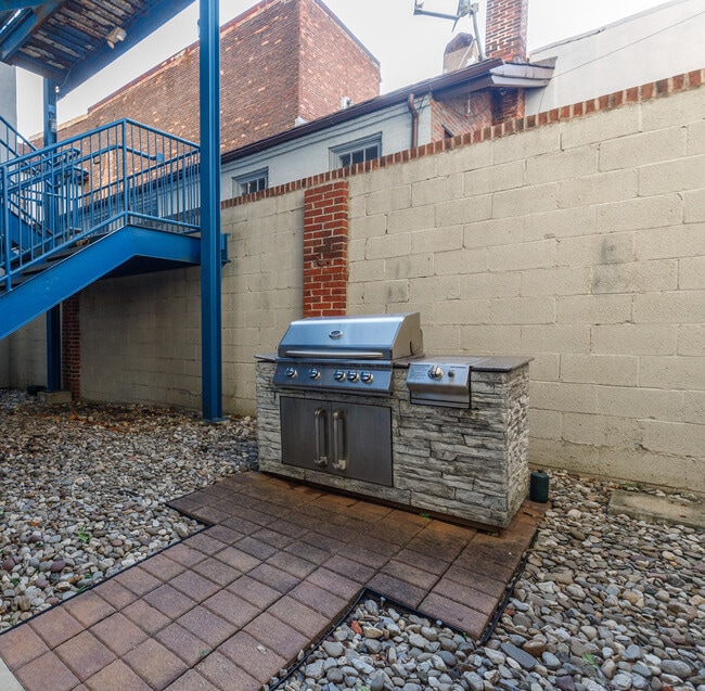 Building Photo - 1726 Aliceanna St