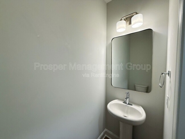 Building Photo - 8650 Windsor Hill Blvd