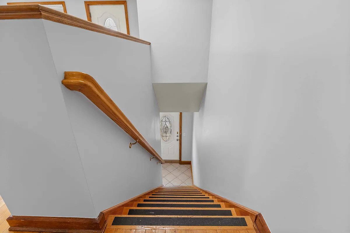 Building Photo - 60-63 60 Lane