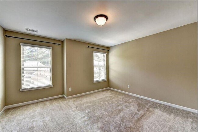 Building Photo - 5957 Stow Dr