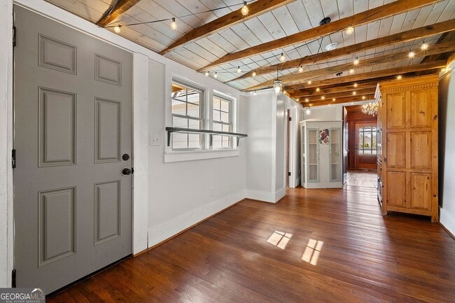 Building Photo - 497 Old Hwy 85