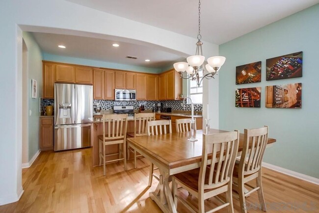 Building Photo - Beautiful 3 BD, 3.5 BA Detached Townhouse ...