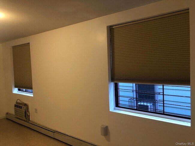 Building Photo - 40-35 95th St