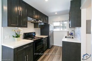 Building Photo - 2120 Sahara Way