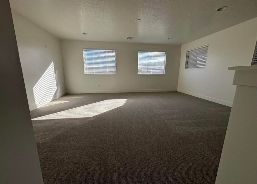 Building Photo - 2346 E Luciano Ln