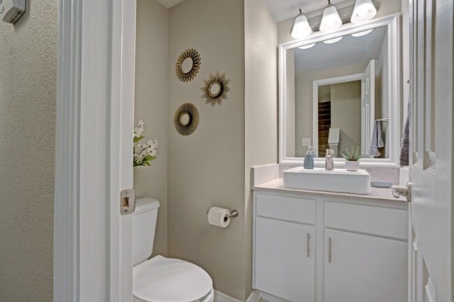 Building Photo - 9010 N FM 620