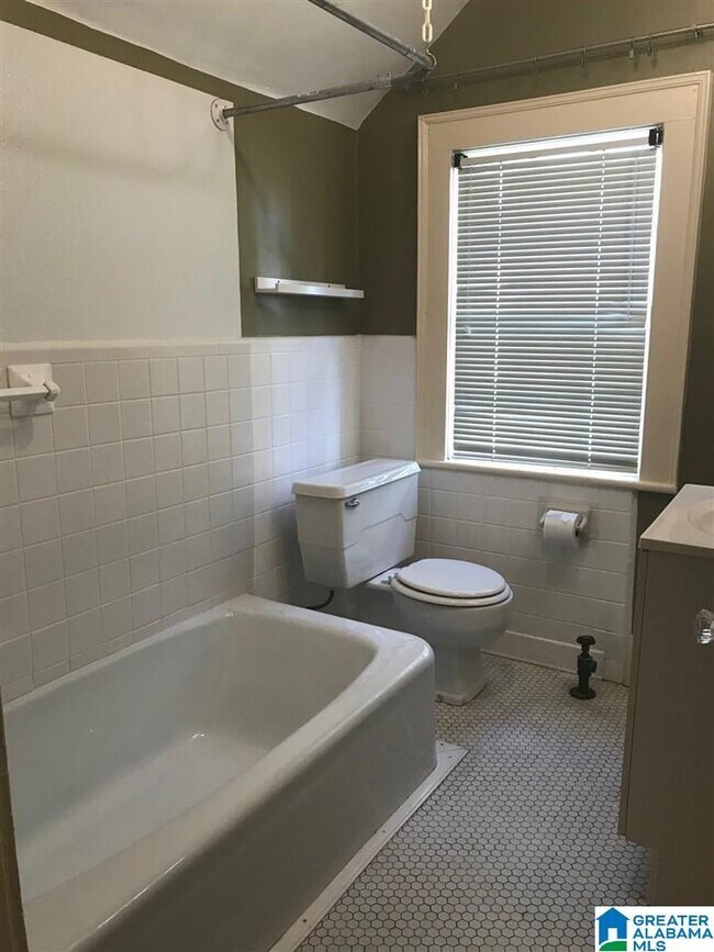 Building Photo - 4328 5th Ave S