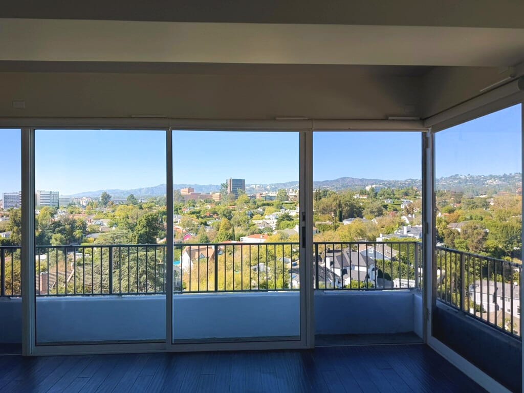 Building Photo - 10501 Wilshire Blvd