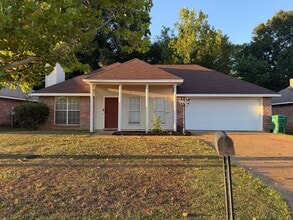Building Photo - 4422 Blake Cir