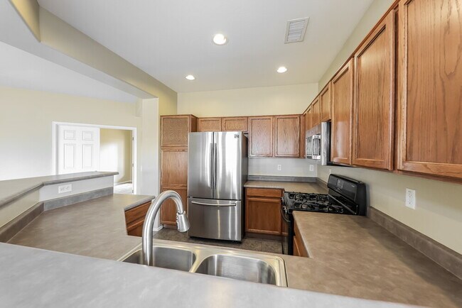 Building Photo - 5128 W Grenadine Rd