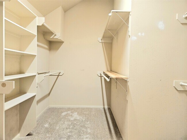 Building Photo - 16834 Jelly Park Stone Dr