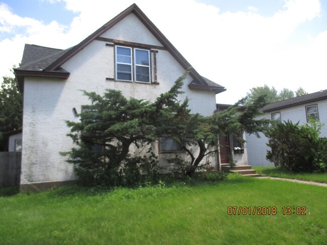 Building Photo - 514 9th St N