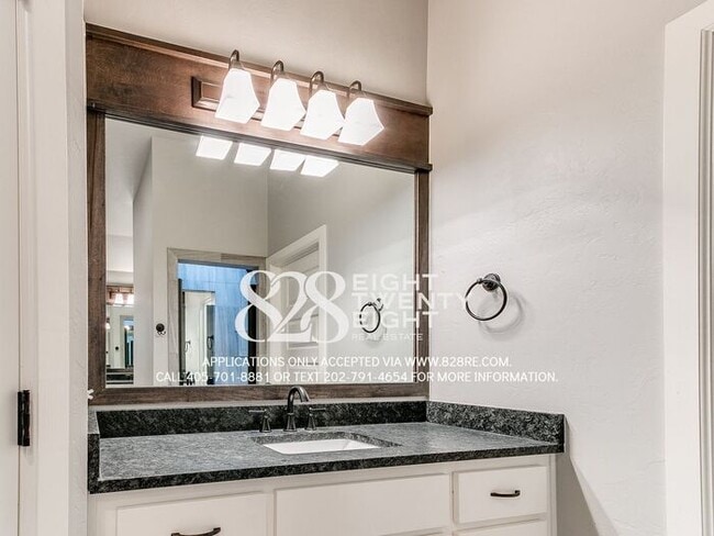 Building Photo - ABSOLUTELY STUNNING 4 BD/3 BATH HOME IN WI...