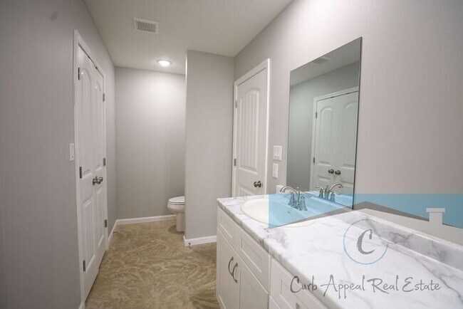 Building Photo - Move in special $900!! Beautiful new construction 3 bed / 2 bath home - Lake City