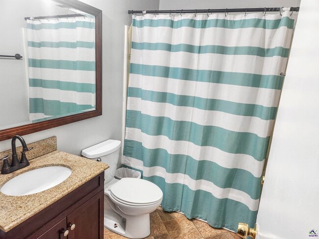 Building Photo - 106 Kingsbury Cir