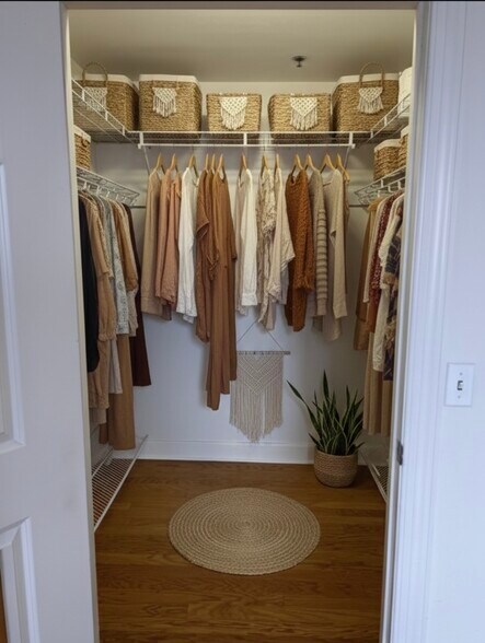 Building Photo - 6301 City Pl