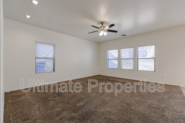 Building Photo - 18528 W Douglas Way